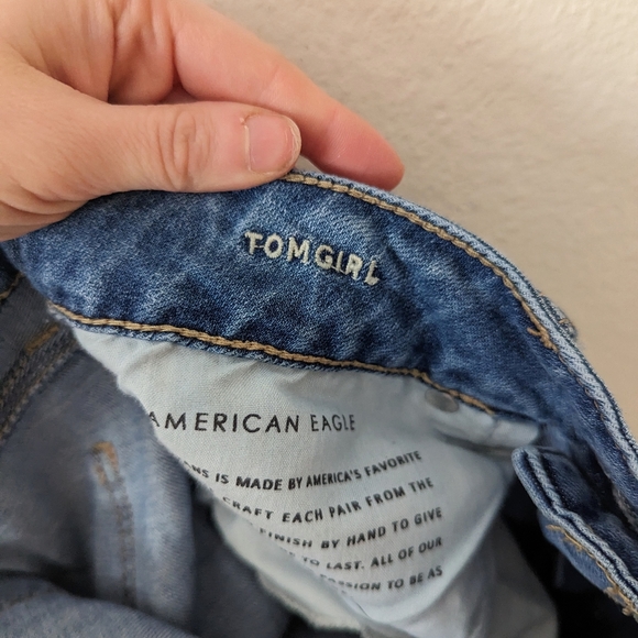 American Eagle Tomgirl Jeans - Picture 8 of 9